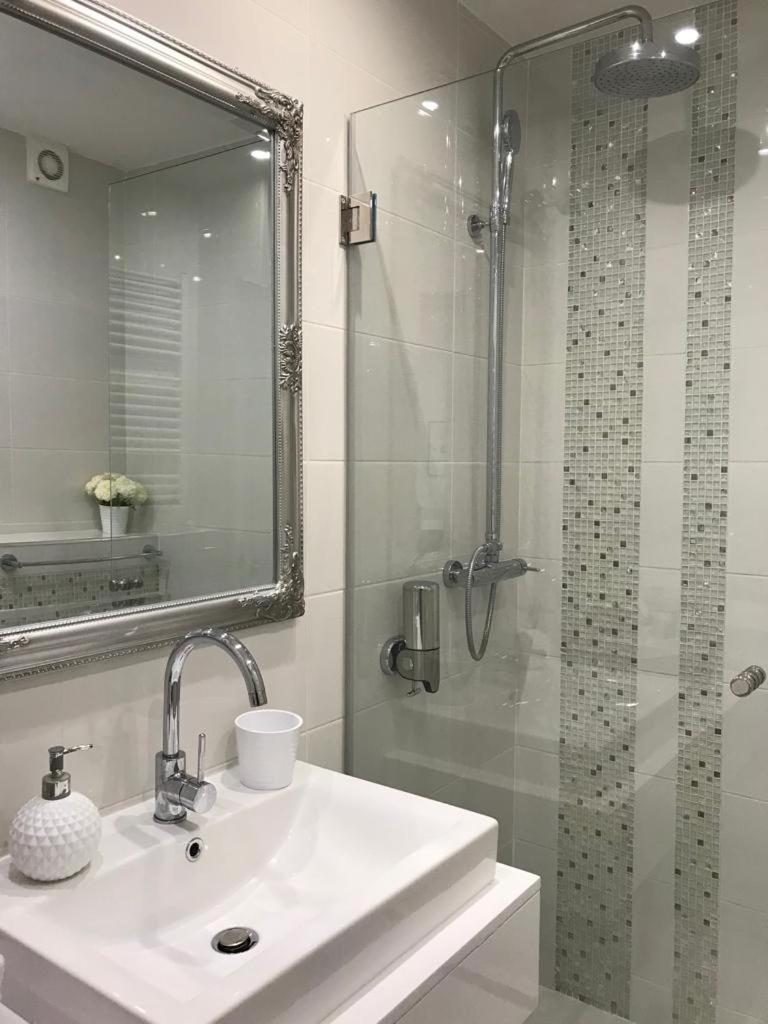 Stan Na Dan Angel Apartment Novi Sad Ngoại thất bức ảnh