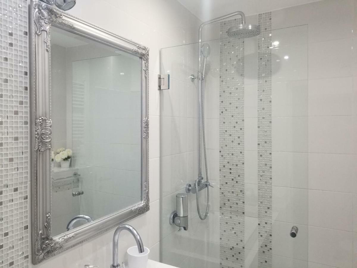 Stan Na Dan Angel Apartment Novi Sad Ngoại thất bức ảnh